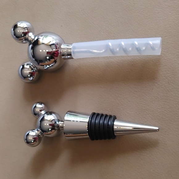 Disney Wine Accessories - Picture 3 of 9